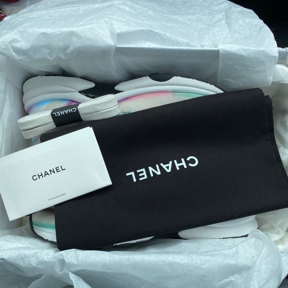 SPORTS Low-Top Sneakers from CHANEL, 2020-21FW - Picture 6 of 7